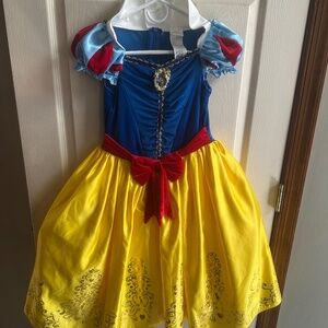 Disney princess 3-D hoop skirt Snow White dress size 4-6